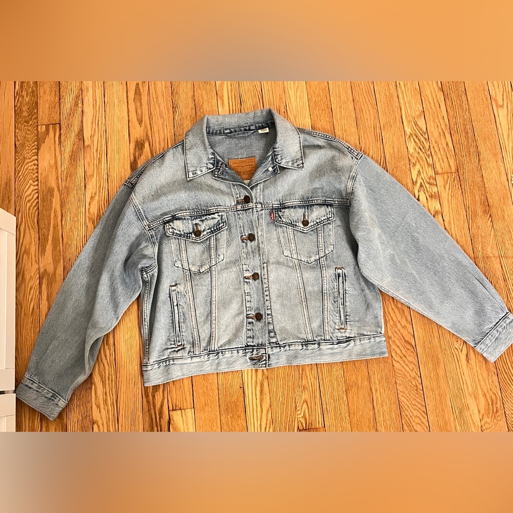 Levi’s Premium Classic Wash Denim Trucker Jacket Size L Excellent Condition